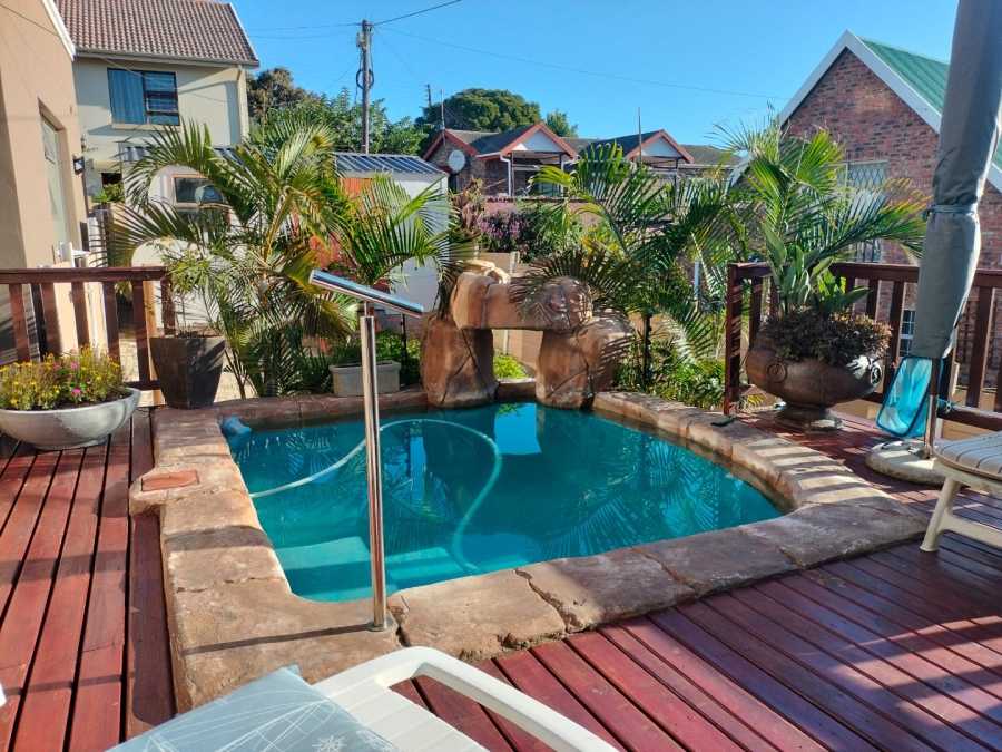 4 Bedroom Property for Sale in Fraaiuitsig Western Cape